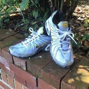 Nike Live Strong Max Air Athletic shoes size 7.5